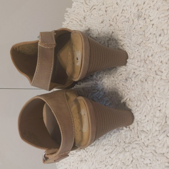 Naturalizer Tan Teagan Open Toe Heel Sandal 8.5 - Picture 4 of 8